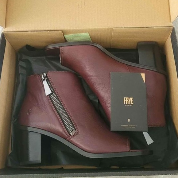 New Frye Brielle Zip PEEP TOE Burgundy Leather Bootie Boot Polished Soft Sandals - Picture 3 of 5